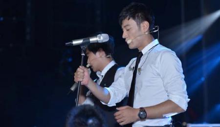 ��������Ů����˭ ���ظ������ϼ�ͥ����