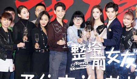 ����ǰŮ����ᱬЦ���� ���翪�����ڶг���ڴ�