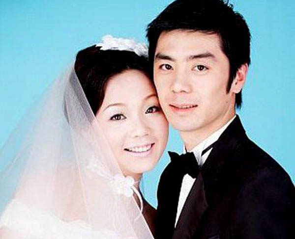 闫妮前夫邹伟个人资料 离婚多年她如今46岁活