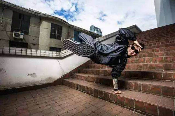 中国bboy第一人是谁 杨凯参加热血街舞团被宋