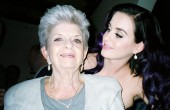 水果姐Katy Perry发文悼念奶奶：她是个斗士，我会永远带着她前行